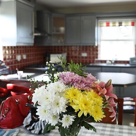 Seascape On The Edge Of Town: 4 Beds All Ensuite. Belmullet Exterior photo