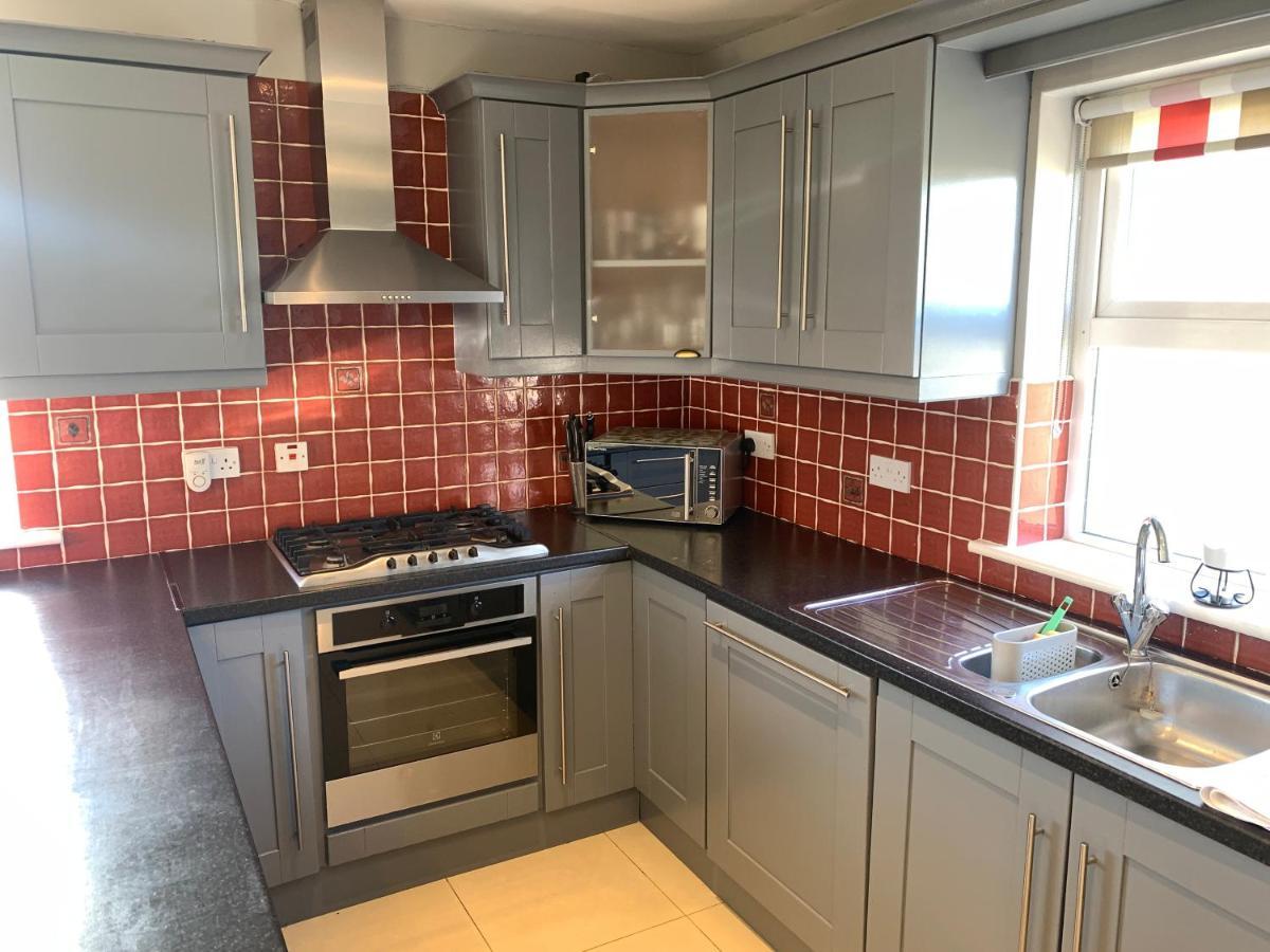 Seascape On The Edge Of Town: 4 Beds All Ensuite. Belmullet Exterior photo