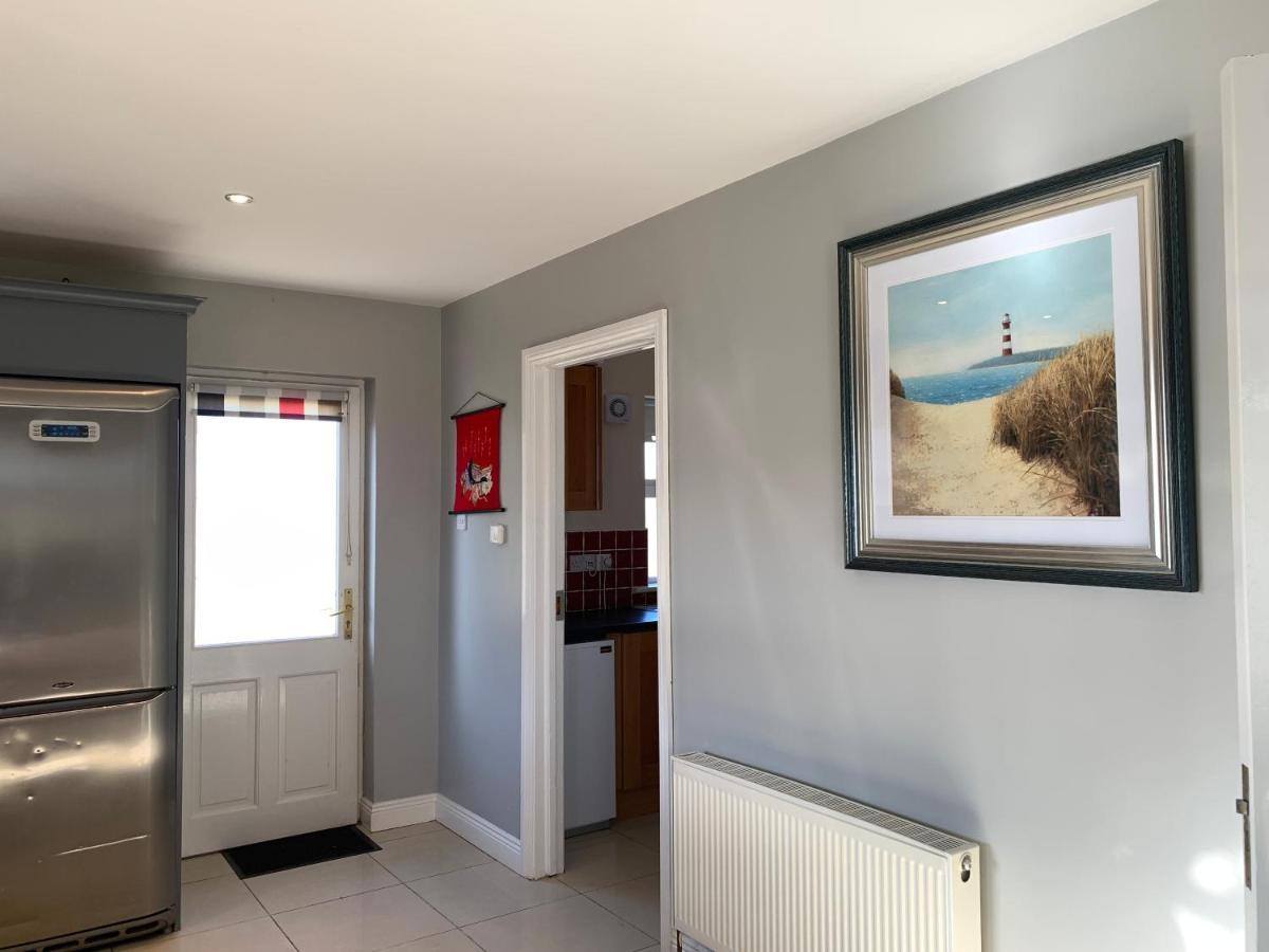 Seascape On The Edge Of Town: 4 Beds All Ensuite. Belmullet Exterior photo