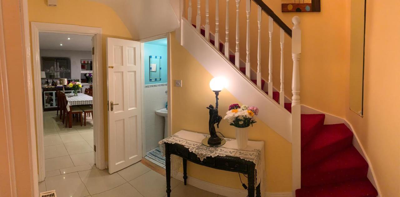 Seascape On The Edge Of Town: 4 Beds All Ensuite. Belmullet Exterior photo