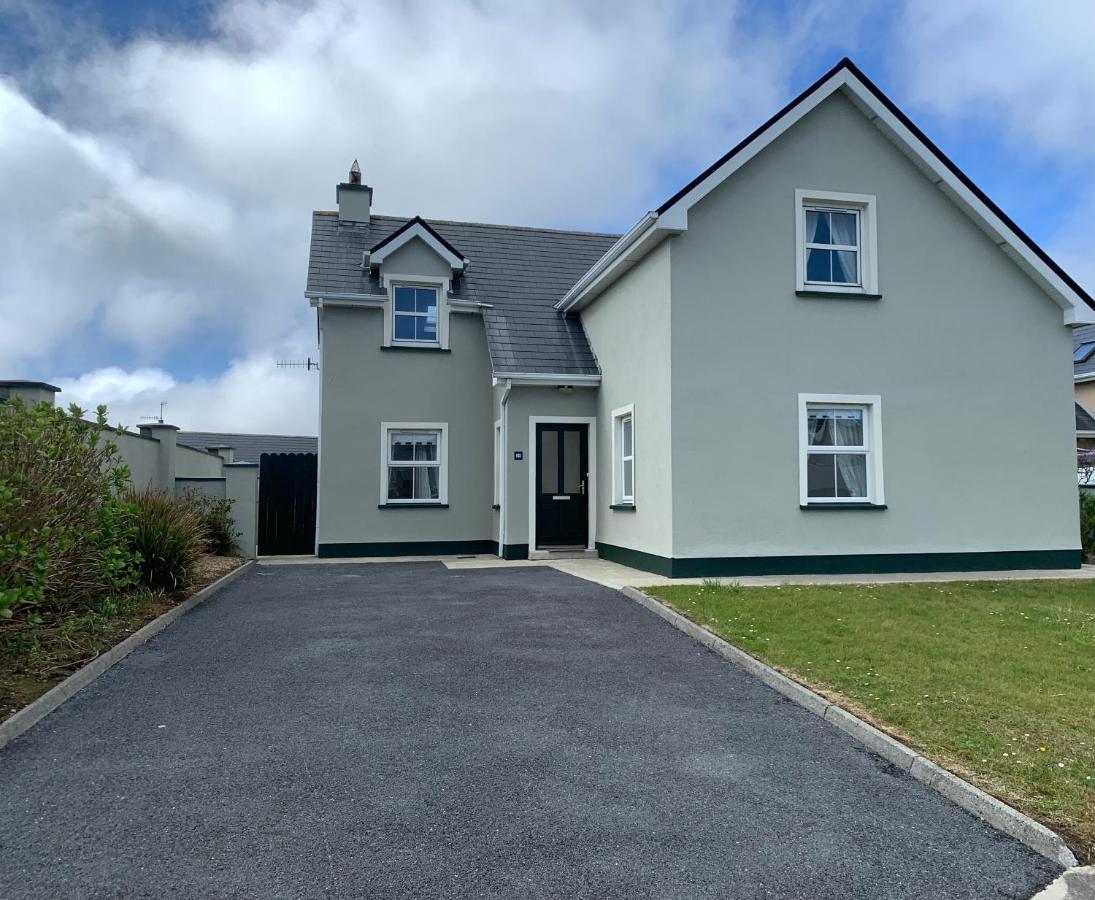Seascape On The Edge Of Town: 4 Beds All Ensuite. Belmullet Exterior photo