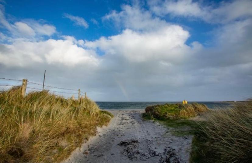 Seascape On The Edge Of Town: 4 Beds All Ensuite. Belmullet Exterior photo