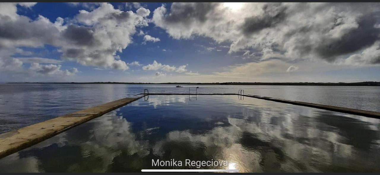 Seascape On The Edge Of Town: 4 Beds All Ensuite. Belmullet Exterior photo