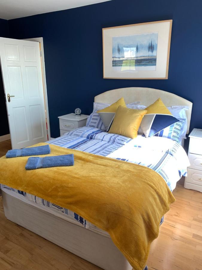 Seascape On The Edge Of Town: 4 Beds All Ensuite. Belmullet Exterior photo