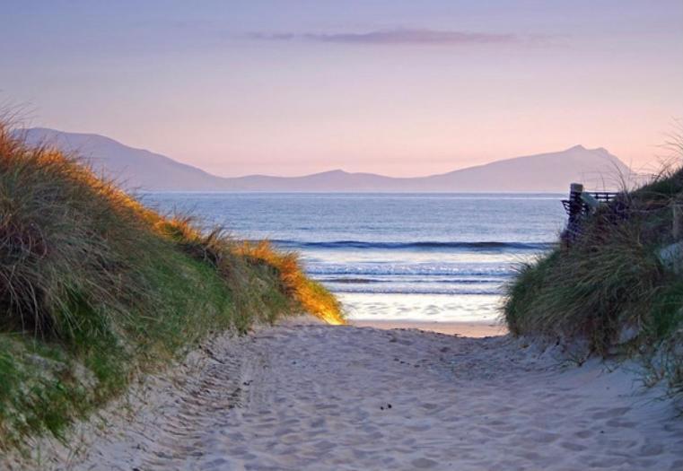 Seascape On The Edge Of Town: 4 Beds All Ensuite. Belmullet Exterior photo