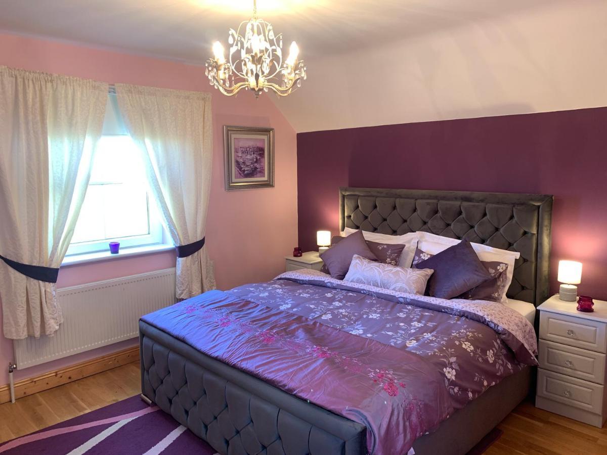Seascape On The Edge Of Town: 4 Beds All Ensuite. Belmullet Exterior photo