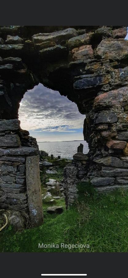 Seascape On The Edge Of Town: 4 Beds All Ensuite. Belmullet Exterior photo