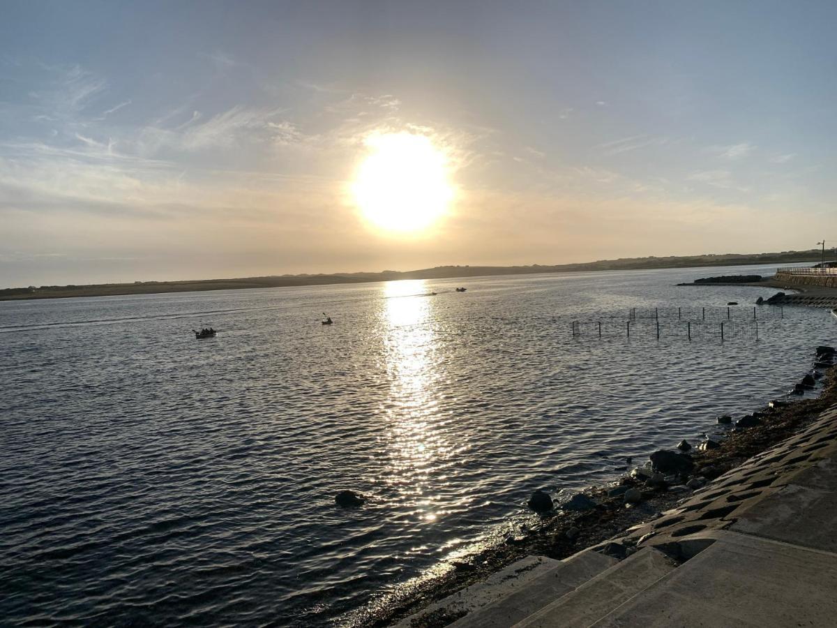 Seascape On The Edge Of Town: 4 Beds All Ensuite. Belmullet Exterior photo
